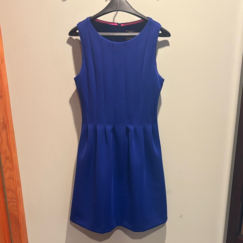Elegant Blue Vince Camuto Sleeveless Dress